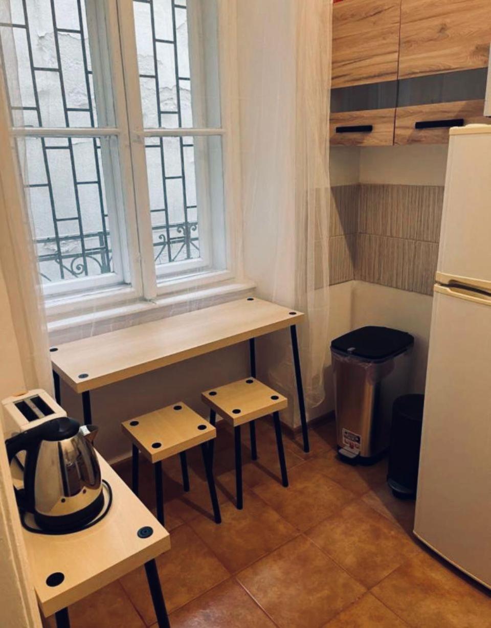 Ejjeli Majom Hostel Budapest Eksteriør bilde