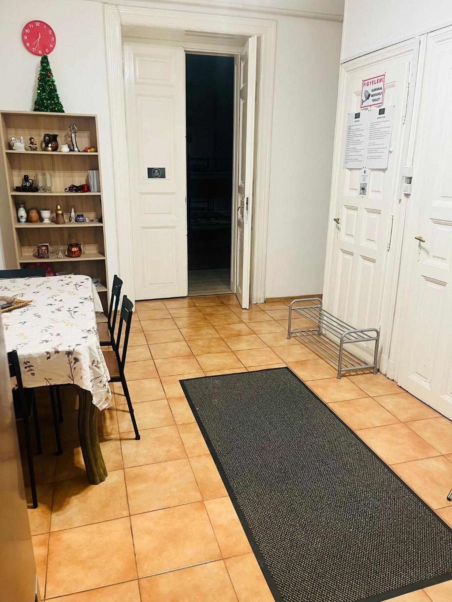 Ejjeli Majom Hostel Budapest Eksteriør bilde